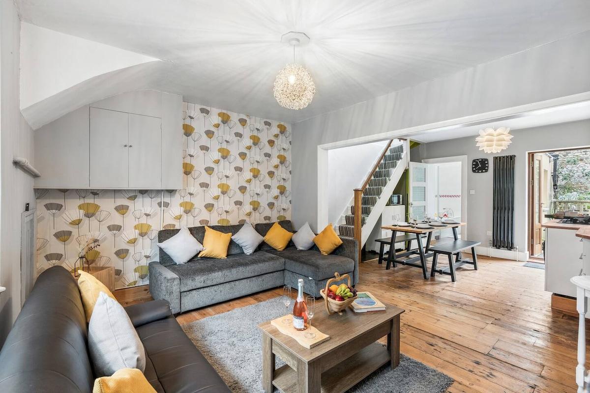 Brighton Explorer's Base -3BR/2BA Walk to Seafront3